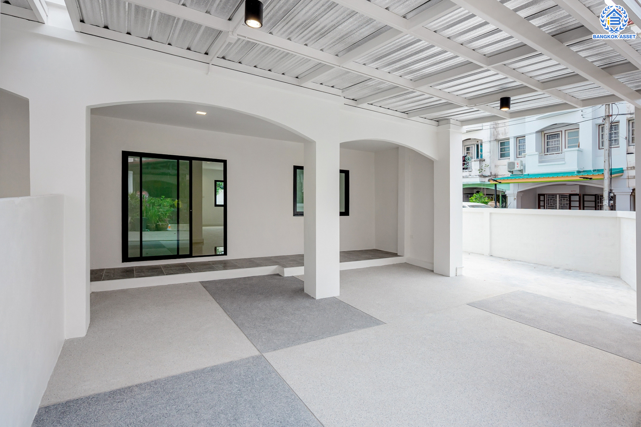 บ้านมือสองตกแต่งใหม่ ม.บ้านสวน5 กลางเมือง พิบูลย์สงคราม บ้านแฝด 3 ชั้น หลังมุม เนื้อที่ 39.4 ตร.ว. ฟังก์ชัน 4 ห้องนอน 3 ห้องน้ำ จอดรถได้ 2 คัน ราคาคุ้มสุดในย่านนี้! บนสุดยอดทำเล! เชื่อมถนนพิบูลย์สงคราม, วงศ์สว่าง, นครอินทร์ และติวานนท์ ใกล้จุดขึ้นทางด่วนศรีรัช-วงแหวนรอบนอก และรถไฟฟ้า "สถานีแยกติวานนท์"